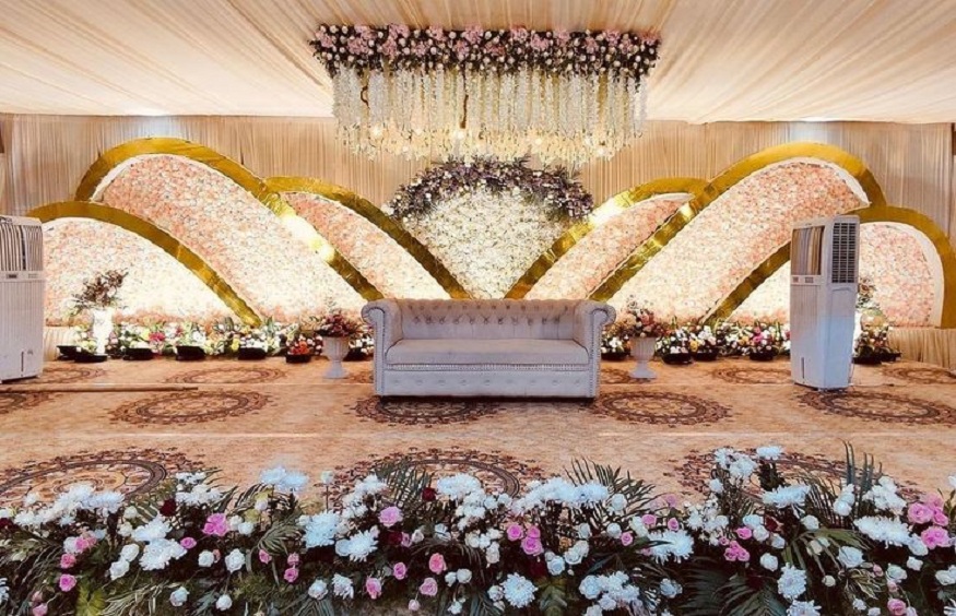 The Role of the Floral Arch in Elevating Your Wedding Décor